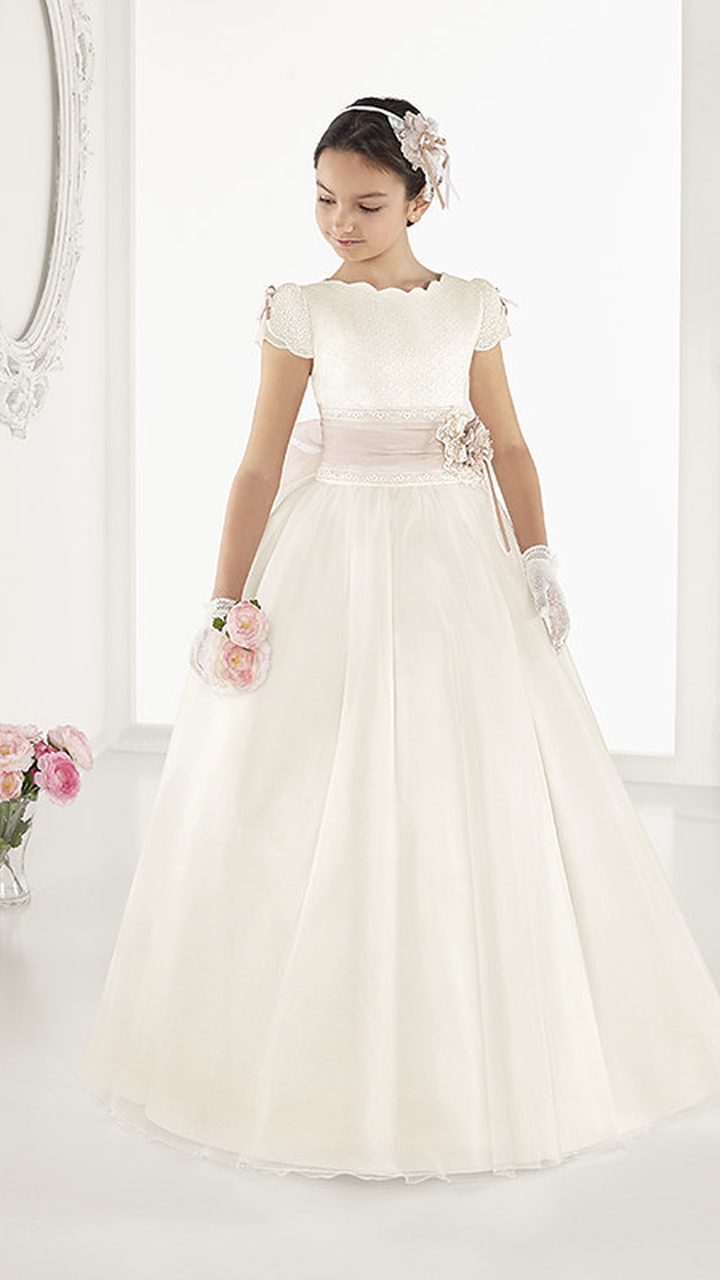 Flower girl and communion dresses in Dubai